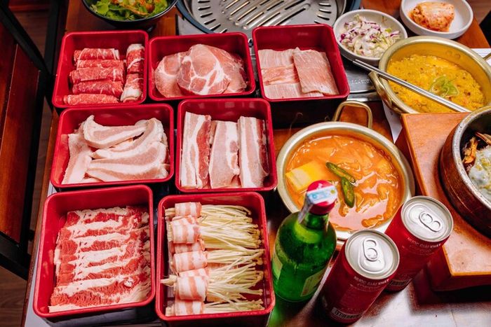 Box BBQ là quán buffet nướng với phong cách Hàn Quốc hấp dẫn, một địa chỉ không thể bỏ qua ở Hà Nội.