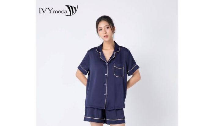 Đồ bộ mặc nhà cao cấp IVY moda sở hữu thiết kế tinh tế và đẹp mắt, mang đến sự thoải mái cho người mặc.