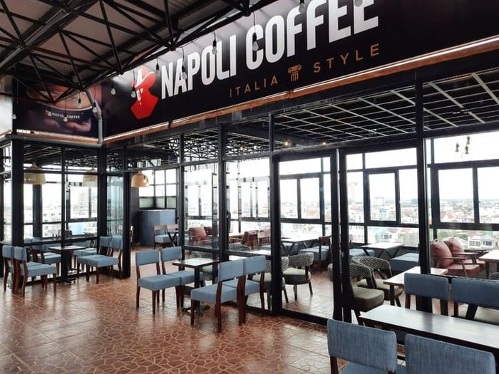 Nhắc đến quán cà phê view đẹp tại Huế, Napoli Coffee là cái tên không thể bỏ qua