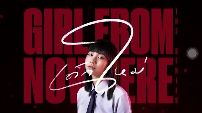 Girl from Nowhere là bộ phim kinh dị học đường Thái Lan gây sốt và thu hút sự chú ý mạnh mẽ trên cộng đồng mạng, đặc biệt mỗi khi mùa mới ra mắt. Phim kể về Nanno, một cô gái bí ẩn với danh tính không rõ ràng và luôn di chuyển giữa các ngôi trường. Mỗi tập phim là một câu chuyện kịch tính, đầy rùng rợn, vén lên những bí mật đen tối và phản ánh những mặt giả tạo, xấu xa của những nhân vật trong từng môi trường học đường.