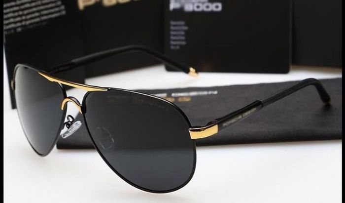 Kính nam đẳng cấp từ Porsche