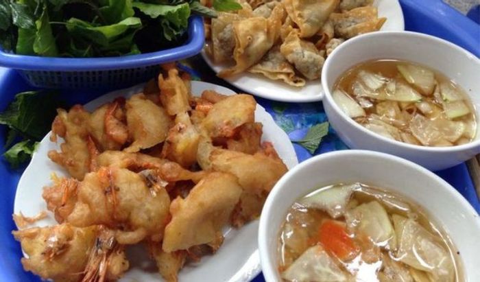 Bánh Tôm Hàng Bồ - Món ăn vặt ngon ở Hà Nội