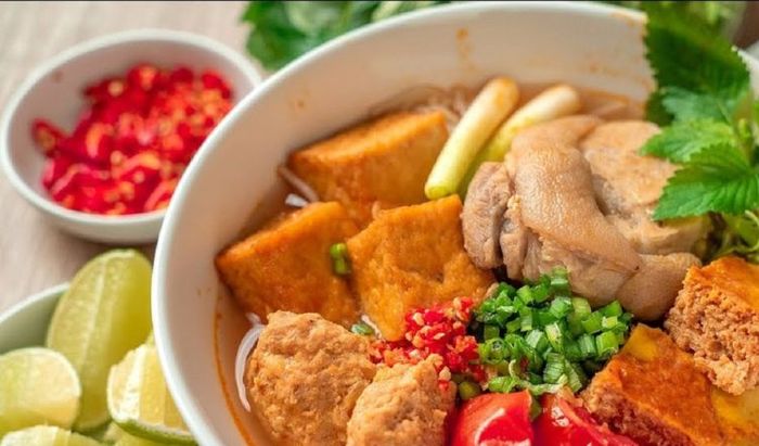 Bún riêu đậu giò bò nổi tiếng tại Hà Nội – Số 40 Lê Ngọc Hân