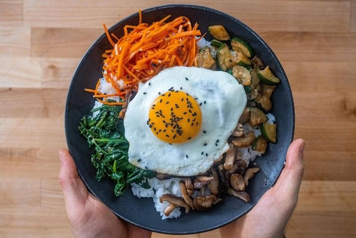 Những món ăn truyền thống của Hàn Quốc luôn làm say đắm lòng người với hương vị đặc trưng và sự tinh tế trong cách chế biến.