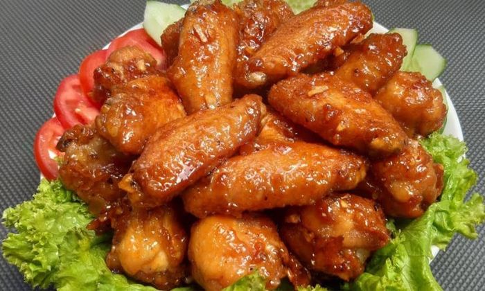 Gà chiên sốt me với vị chua ngọt đặc trưng, vô cùng hấp dẫn