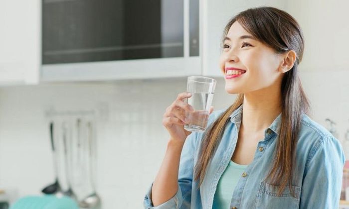 Uống nước trước bữa ăn - phương pháp giảm cân đơn giản và dễ thực hiện tại nhà