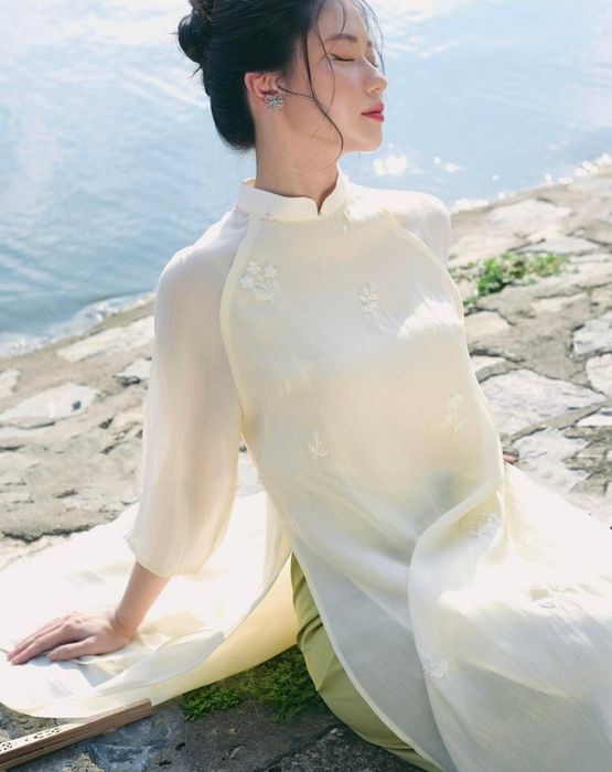 Chụp ảnh ngoại cảnh cùng áo dài Tết