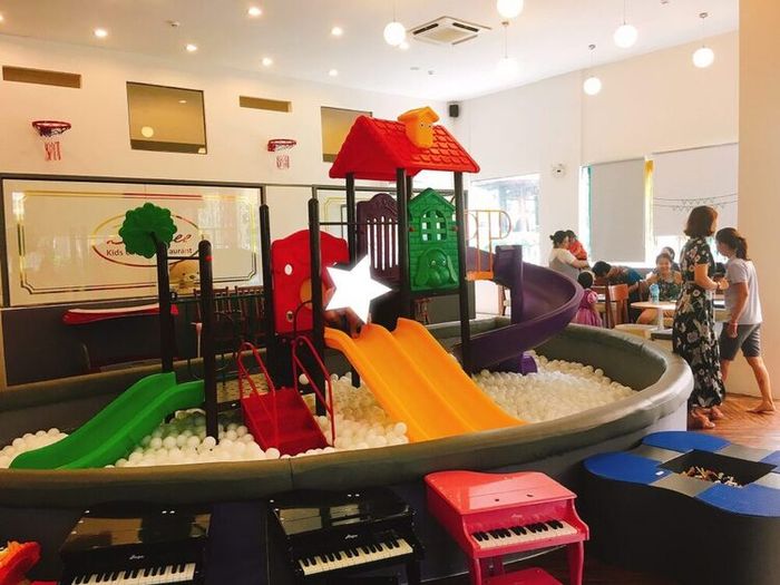 Quán cà phê Bee Bee Premium Kids Cafe