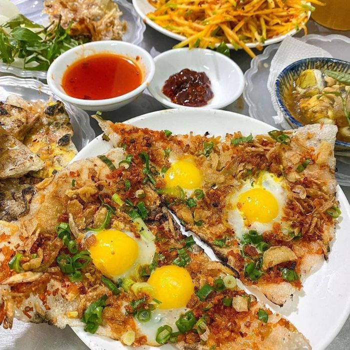 Bánh Tráng Kẹp - Món ngon đặc trưng của Đà Nẵng