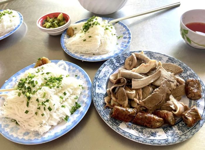 Bánh hỏi cháo lòng