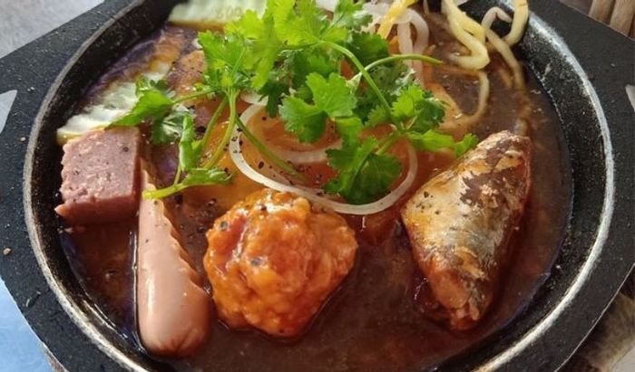 Bánh mì chảo Icolor - Món ăn sáng Đà Lạt ngon miệng và giá cả hợp lý