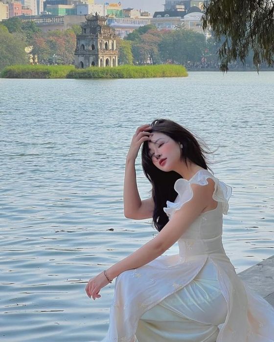 Hồ Hoàn Kiếm - địa điểm chụp ảnh Tết lý tưởng