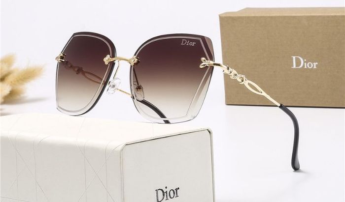 Thương hiệu thời trang đình đám Dior