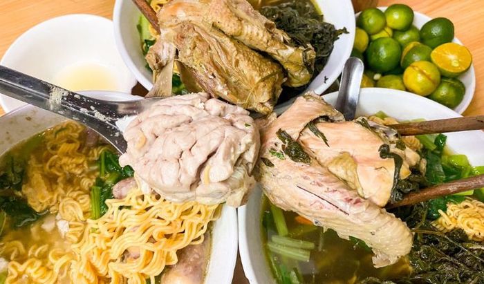 Mỳ Gà Tần là món ăn ngon Hà Nội vừa ngon vừa bổ dưỡng