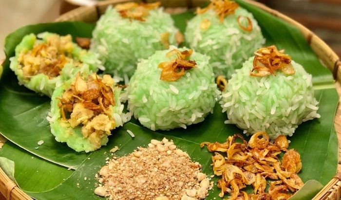 Xôi khúc là món ăn ngon Hà Nội để lại ấn tượng khó phai trong lòng thực khách