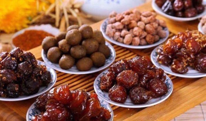 Ô mai là món ăn vặt đặc trưng và thu hút của Hà Nội