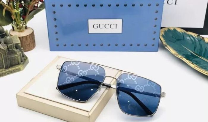 Kính mắt nam đến từ thương hiệu Gucci
