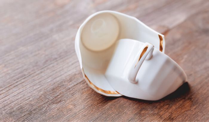 Một trong những điều kiêng kỵ cần tránh trong ngày Tết là làm vỡ đồ vật trong gia đình