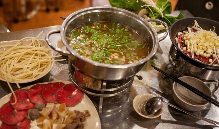 Lẩu bò Nàng Hương nổi tiếng khắp nơi
