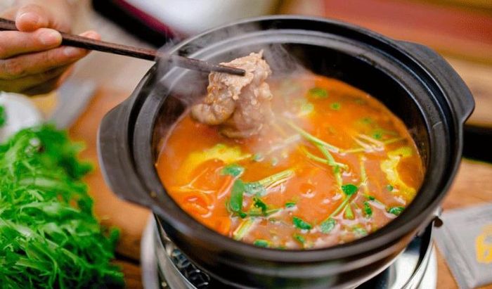 Lẩu bò mắm ruốc 99 Đà Lạt với hương vị thơm ngon, độc đáo
