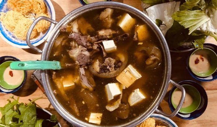 Lẩu Bò Tiềm Yersin với hương vị độc đáo và lạ miệng