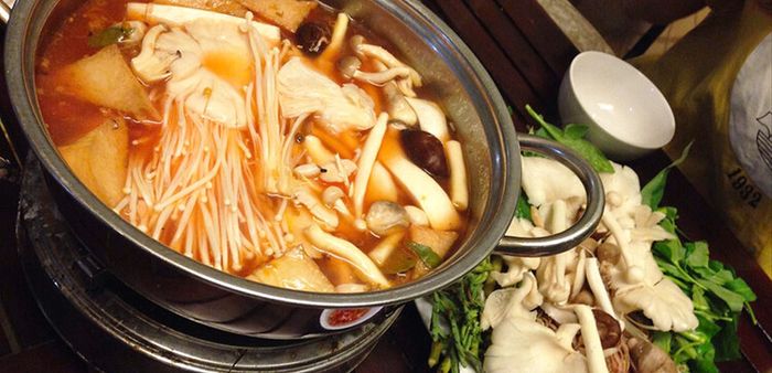 Lẩu nấm chay Viên Dung