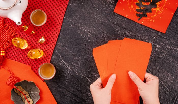 Tính toán ngân sách cho việc lì xì để chi tiêu trong Tết tiết kiệm hơn