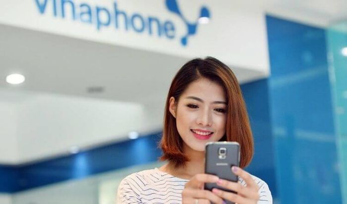 Gọi tổng đài Vinaphone để được hỗ trợ lấy lại mã thẻ bị mất