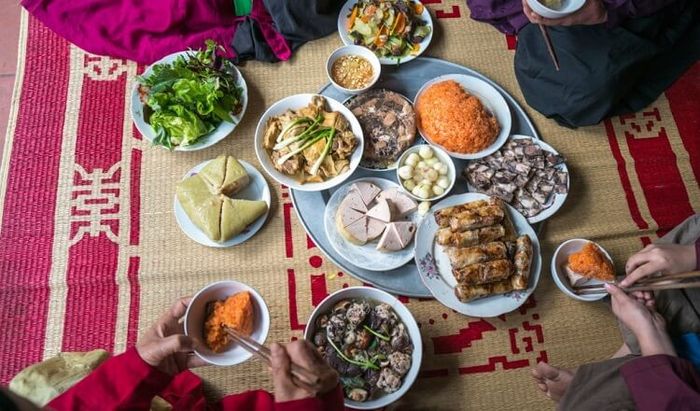 Mâm cỗ Tết đặc trưng trong phong tục đón Tết của người miền Bắc