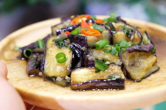 Cà tím xào tỏi thơm ngon