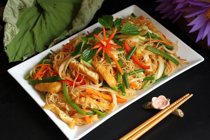 Bún xào rau củ