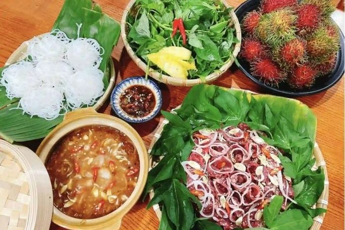 Lẩu bò nhúng mắm ruốc - Bình Dương