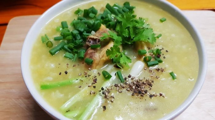 Cháo đậu xanh thịt gà