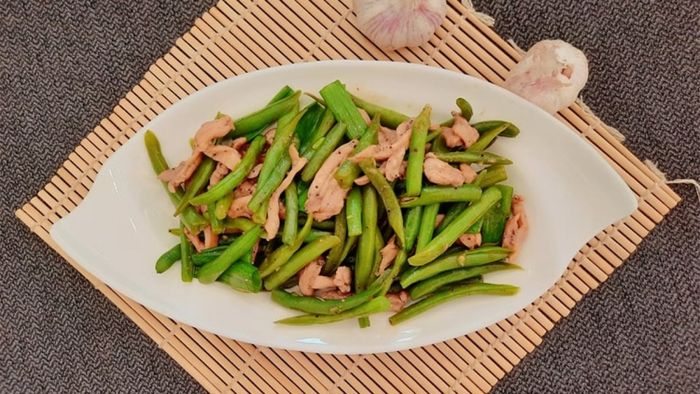 Đậu cô ve xào lòng gà