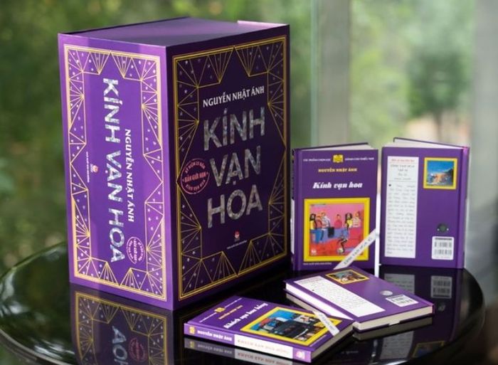Tác phẩm Kính Vạn Hoa
