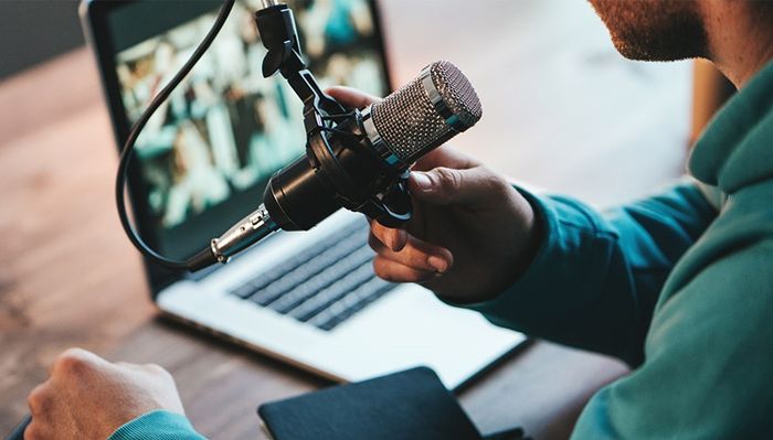 Podcast là gì?