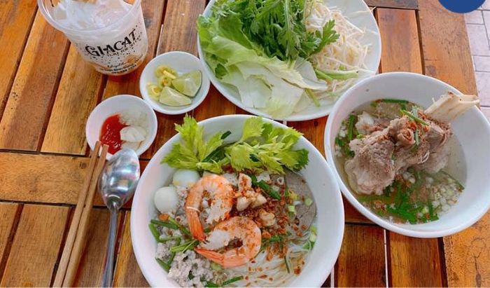 Hủ Tiếu Nam Vang Gia Cát - Địa điểm ăn sáng ngon tại Đà Lạt