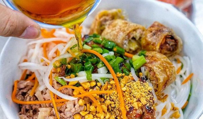 Quán Bún Thịt Nướng Liên là điểm đến ẩm thực được nhiều người yêu thích tại Đà Lạt