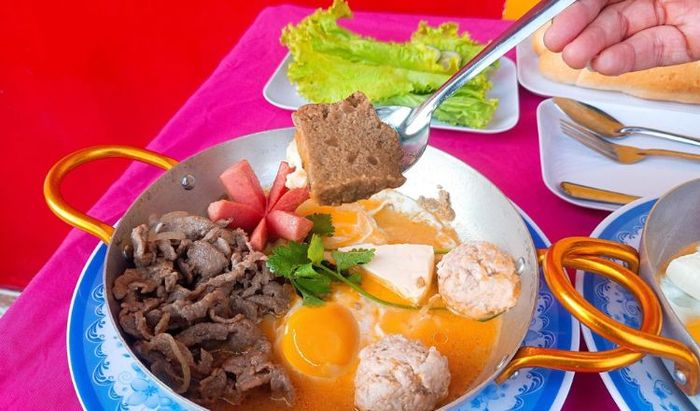Bánh Mì Chảo Icolor – Món ăn sáng ngon, giá rẻ và dễ ăn tại Đà Lạt