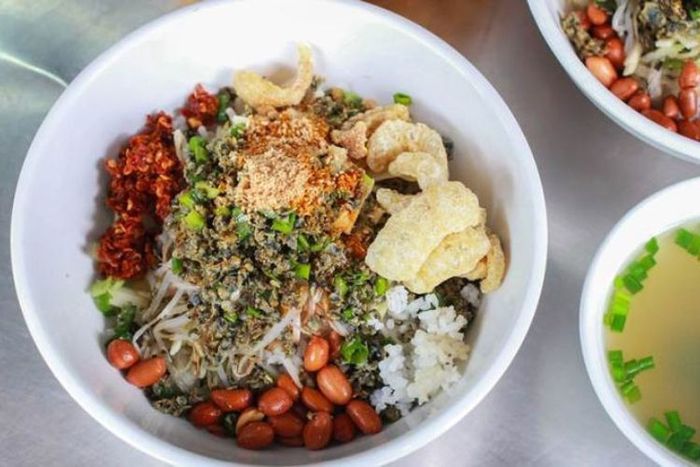 Cơm hến Bà Cam