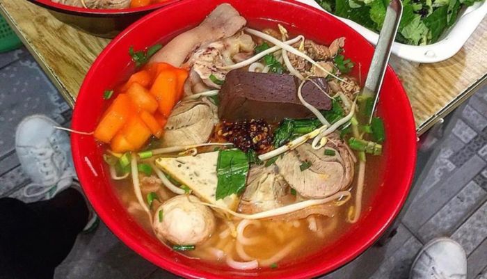 Bún bò Huế Ao Sen
