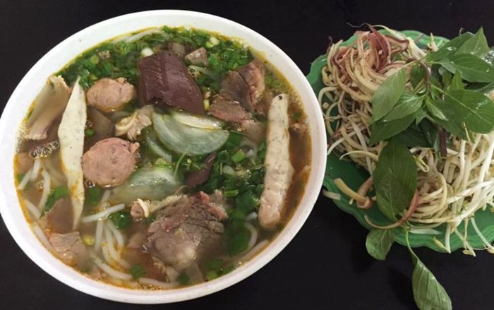 Bún bò Huế 65