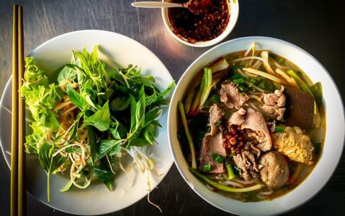 Quán Cẩm - Bún bò Huế ngon