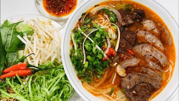 Bún bò Huế Đông Ba - Hòa Hưng