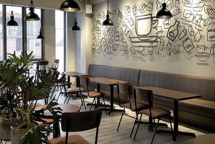 Kafiti Coffee là địa điểm lý tưởng cho những tín đồ yêu thích cà phê, với không gian hiện đại và phong cách trang trí độc đáo.