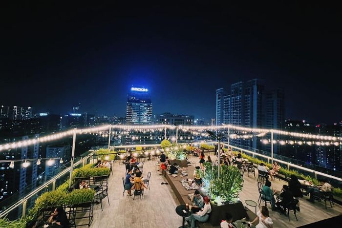 Trill Rooftop - Địa điểm thư giãn về đêm độc đáo tại Hà Nội