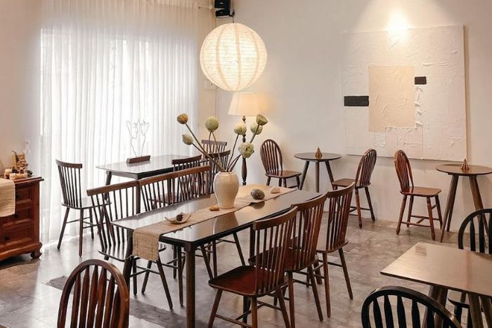 The Dome Kaffe mang phong cách trang trí tối giản nhưng vô cùng tinh tế
