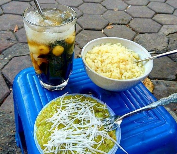 Chè Mười Sáu - Địa chỉ chè thập cẩm nổi tiếng tại Hà Nội