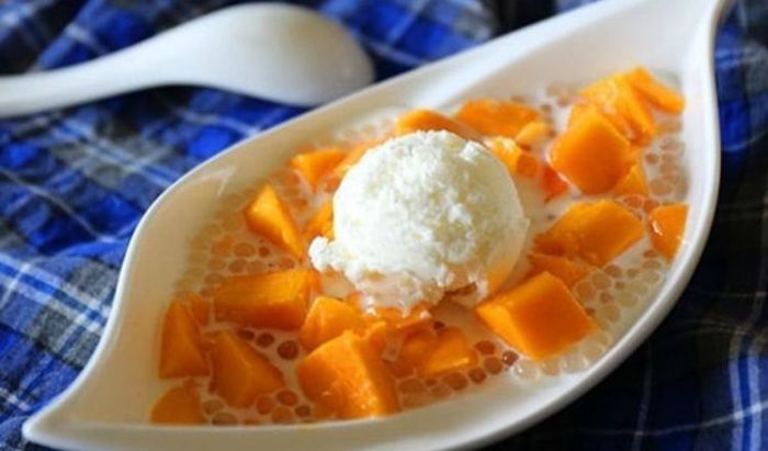 Chè Xoài Minci là một trong những quán chè ngon và nổi tiếng tại Hà Nội
