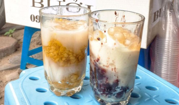 Chè bưởi cô Ánh là một trong những quán chè ngon nổi tiếng tại Hà Nội